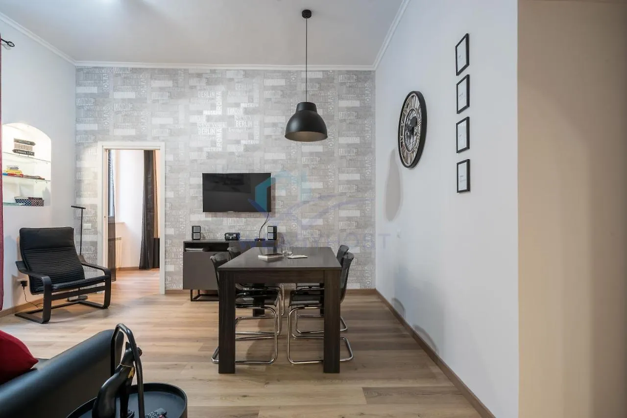 New! Completely Renovated Apt In Vatican! Rome Apartment